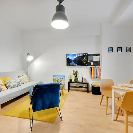 Compact And Snug In Old Town * Pozsony