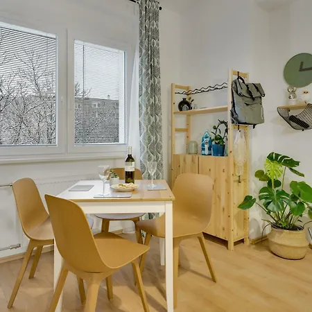 Apartment Compact And Snug In Old Town *