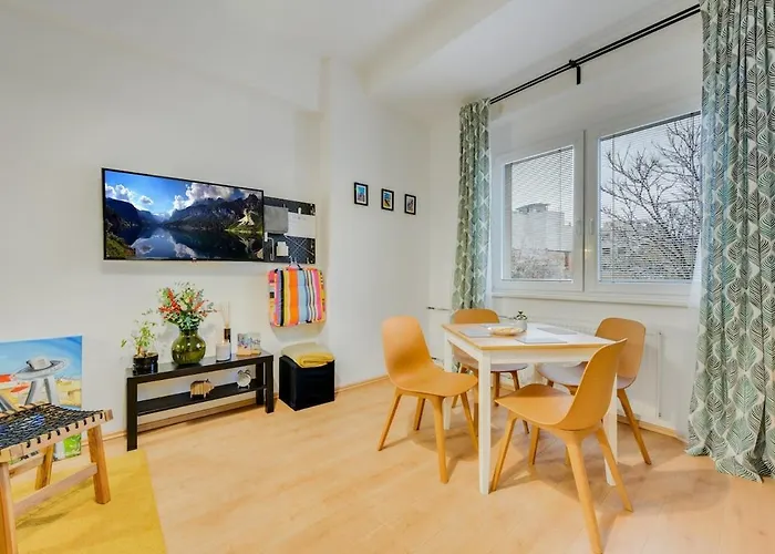 Compact And Snug In Old Town *