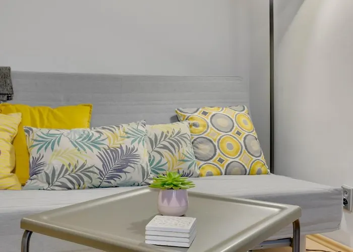 Apartment Compact And Snug In Old Town